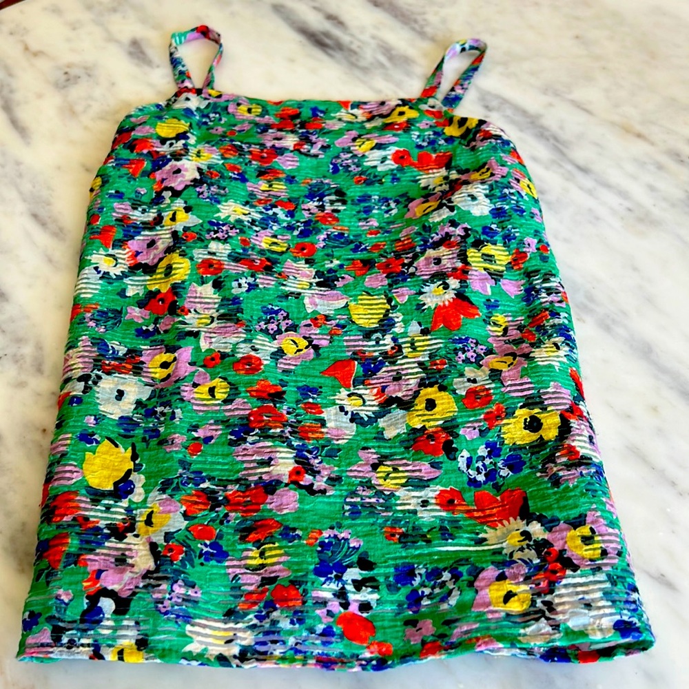 Anthropologie boho🌸Maeve flowered, textured top, cut out back, fully lined.